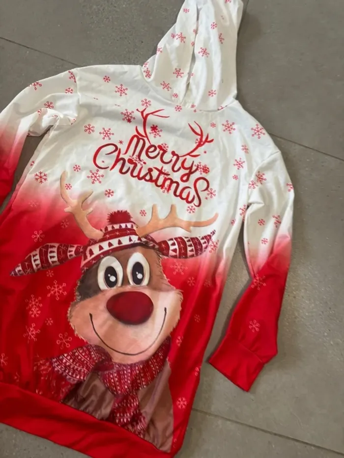 Haut à capuche merry christmas, taille S, très bon état - photo numéro 2