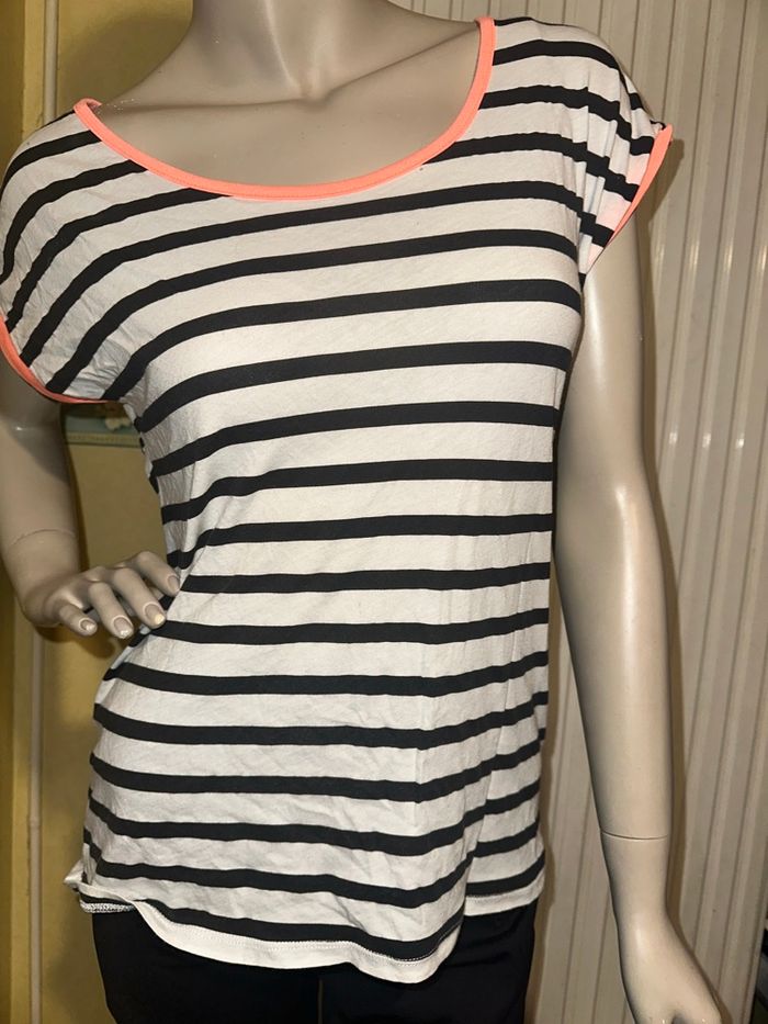 T-shirt cache cache - photo numéro 3