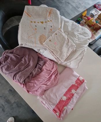 Couette + drap lit bébé