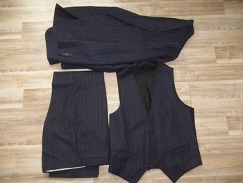 Costume 3 pièces bleu marine fines rayures Jérôme Cotteret