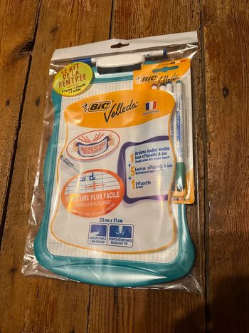 Ardoise Bic Veleda bleu turquoise vert 5 feutres effaçables à sec pointe fine effacette quadrillage