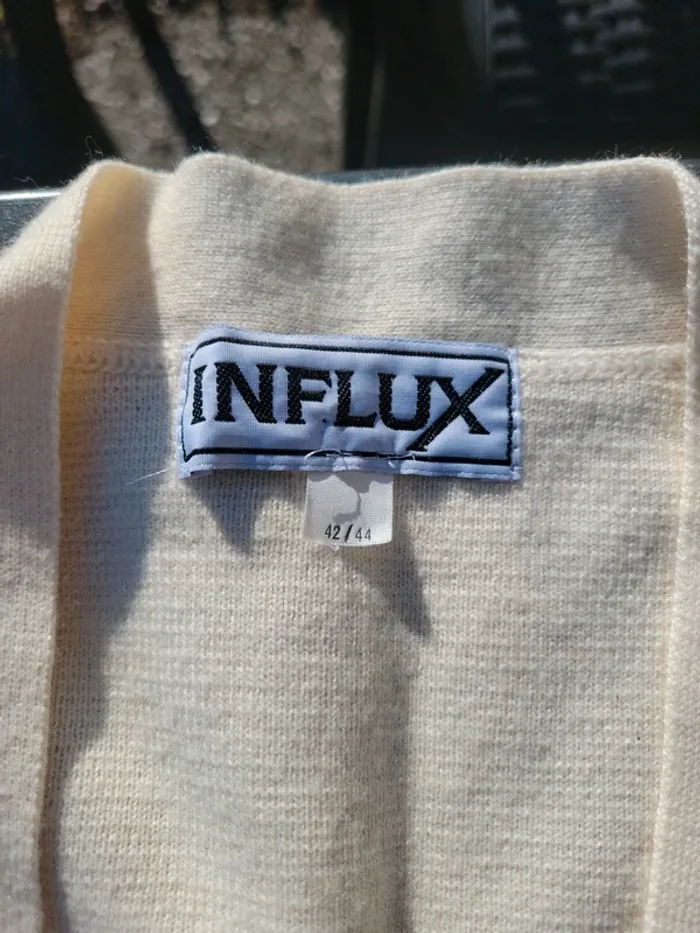 Joli gilet taille 42/44 - photo numéro 2