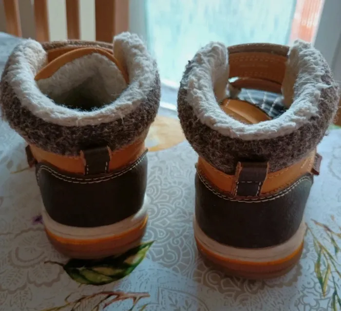 Bottines fourrées taille 26 - photo numéro 2