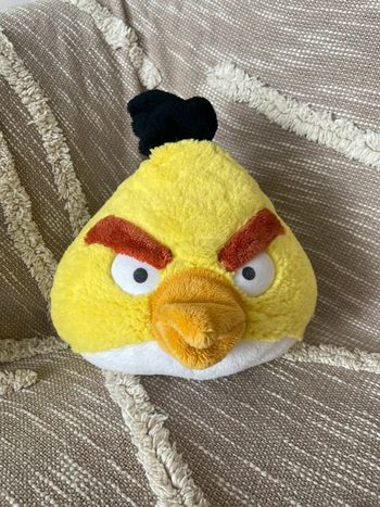 Peluche coussin angry birds chuck poussin oiseau jaune et noir parfait état