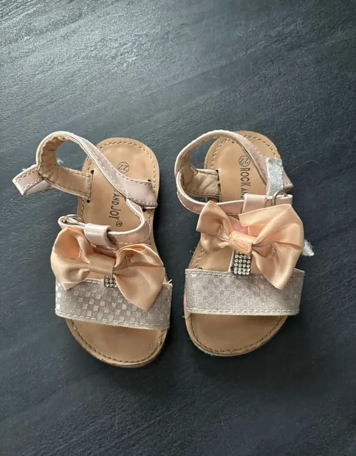 Sandale taille 22