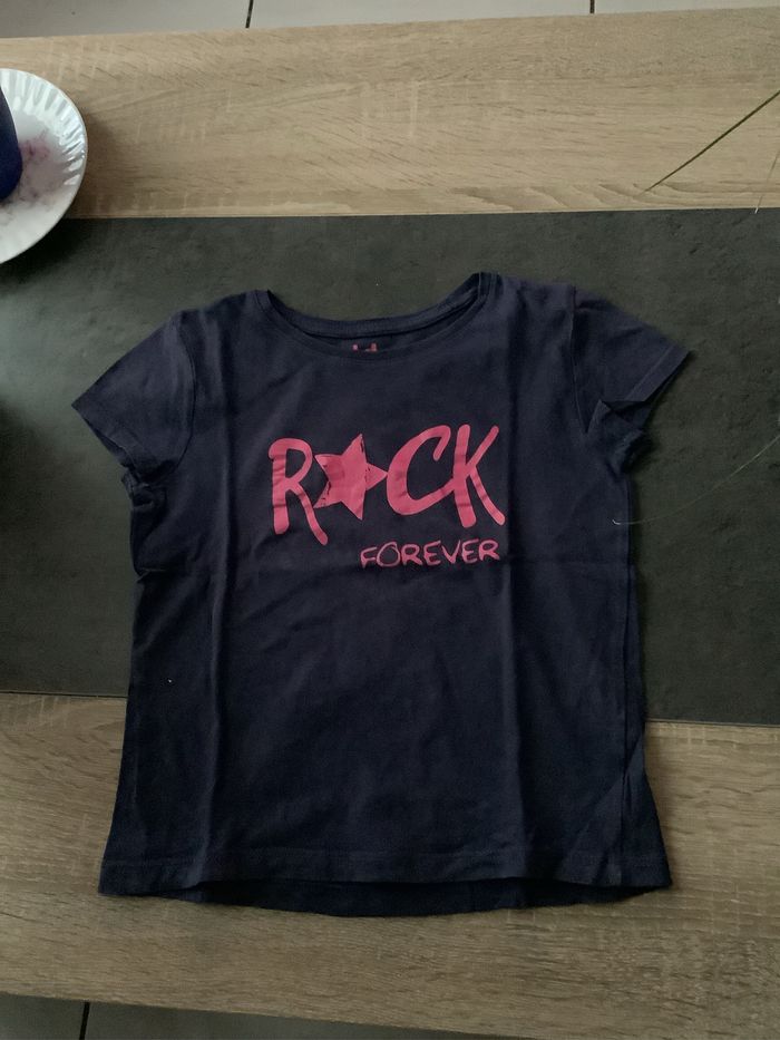 T-shirt manche courte taille 8 ans