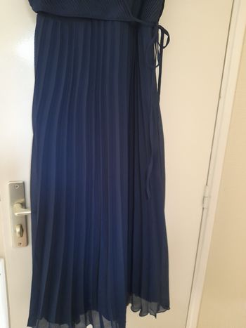Jolie robe plissée porté 1 seule fois idéal cérémonie