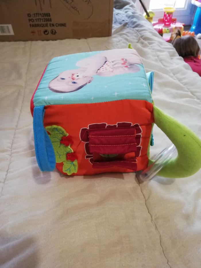 Maxi cube interactif en tissu - photo numéro 3