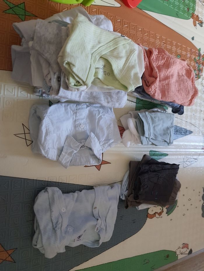 Lot vêtements bébé 1 mois