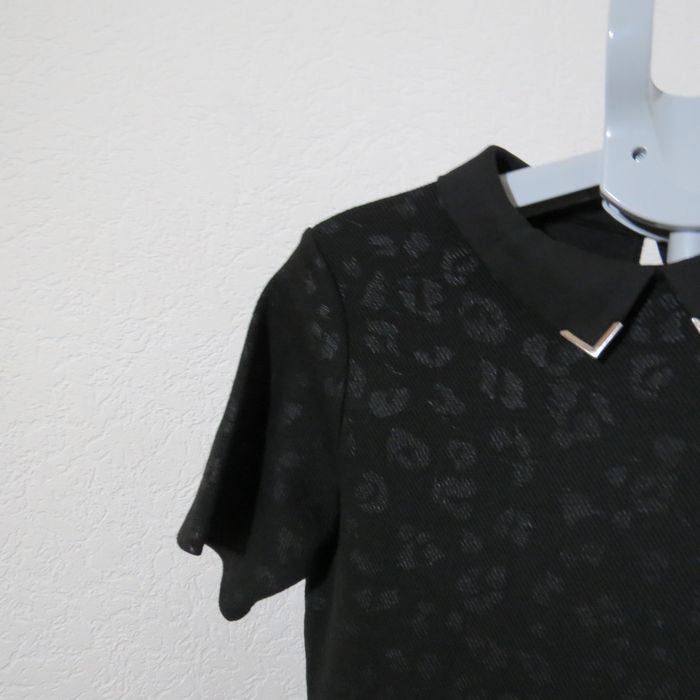 Top noir Camaïeu à col bijoux – effet léopard discret - photo numéro 4