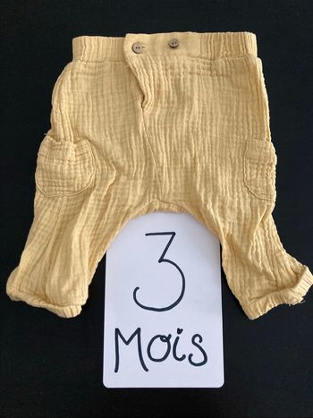 Pantalon sarouel Kiabi jaune pale 3 mois