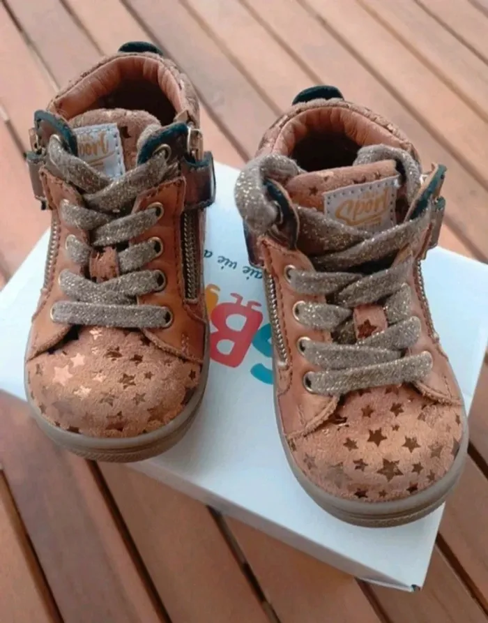 Chaussures camel étoiles GBB pointure 21 - photo numéro 2