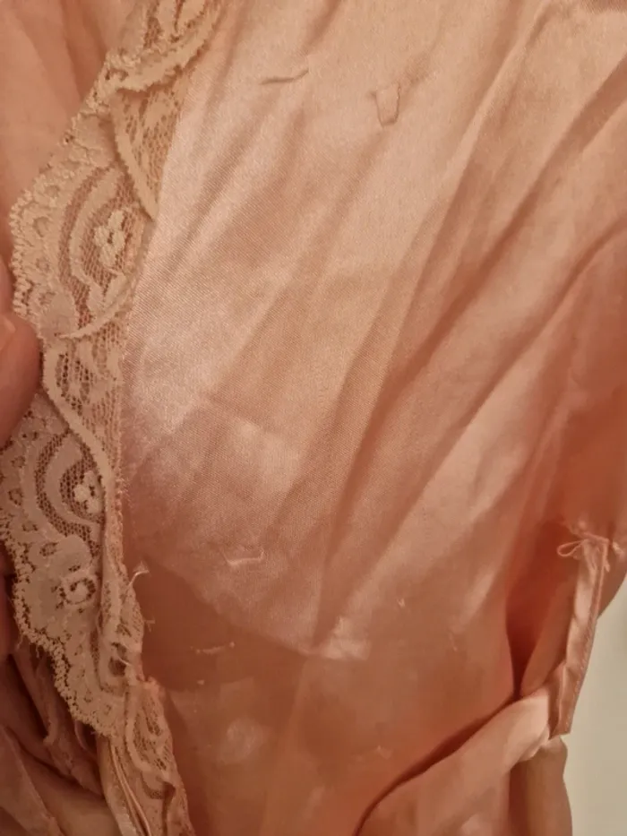 Déshabillé satiné rose, Taille 2 - photo numéro 3