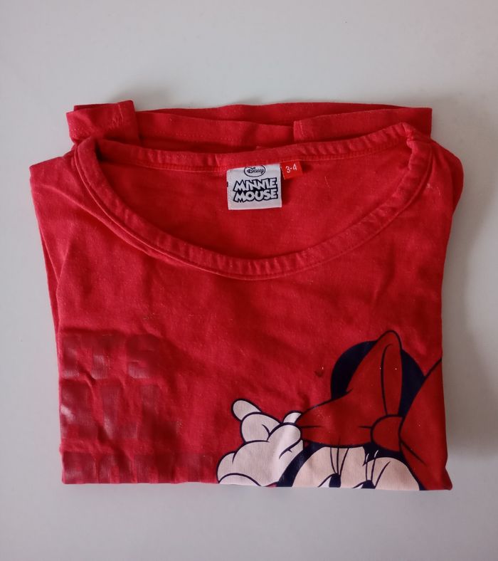 Tee-shirt,3/4 ans,manches longues,,coton ,rouge et motif Minnie avec paillettes , ,Disney Minnie Mouse, très bon état - photo numéro 10