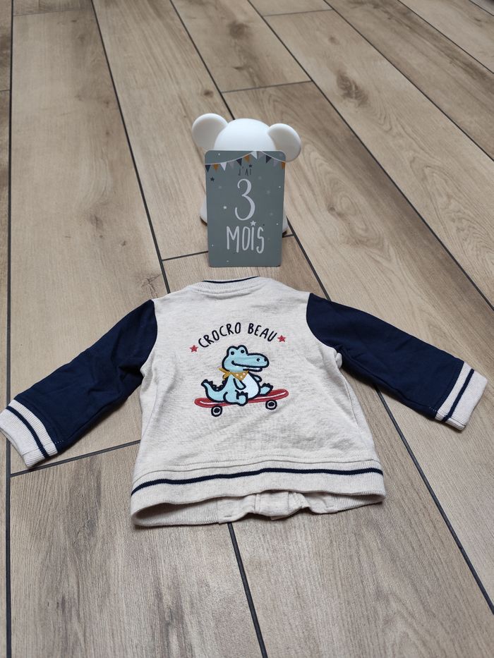 Veste 3 mois - photo numéro 2