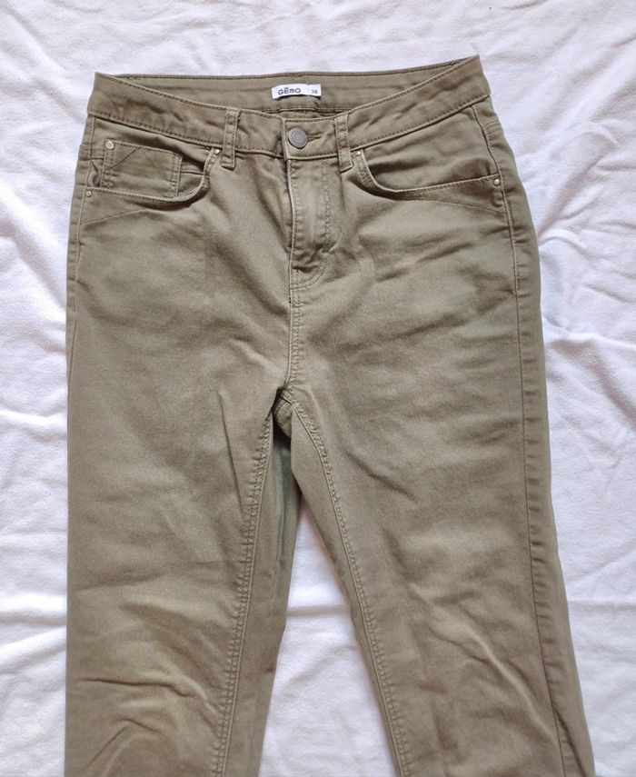 Pantalon kaki regular taille 36 -38 - photo numéro 3