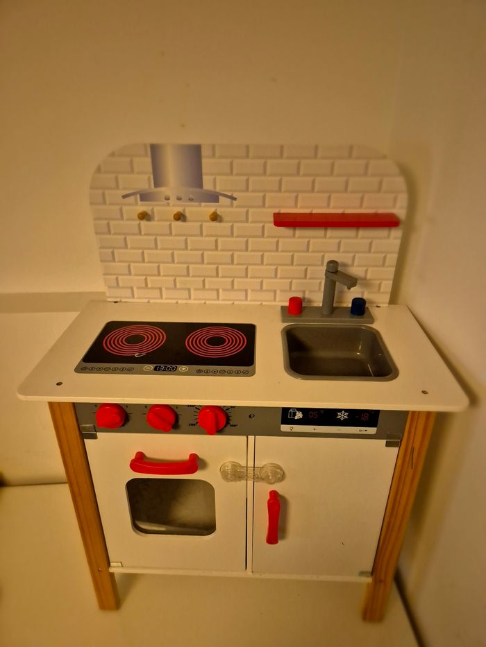 Cuisine enfants et ses accessoire et ustensiles - photo numéro 2