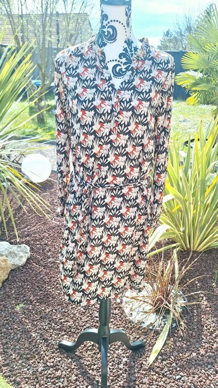 Superbe robe fleurie taille S/M comme neuve