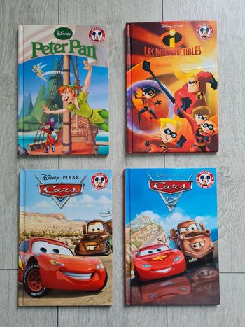 Lot de 4 livres Disney