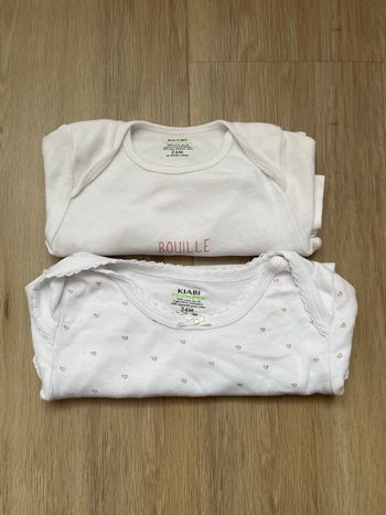 Lot bodys Kiabi blanc 24 mois 