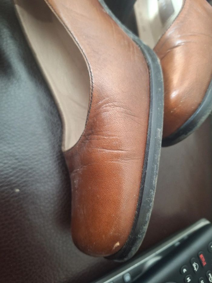 Escarpin maron uni talon large noir - photo numéro 4