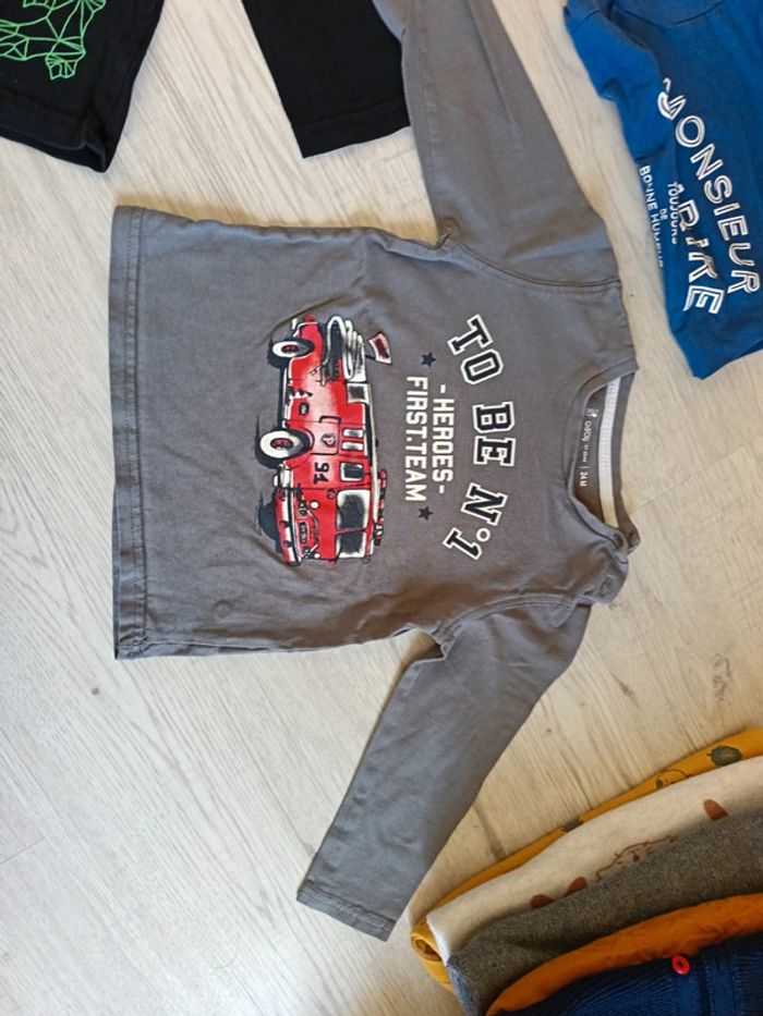Lot 4 hauts tee shirts manches longues 24 mois 2 ans - photo numéro 5