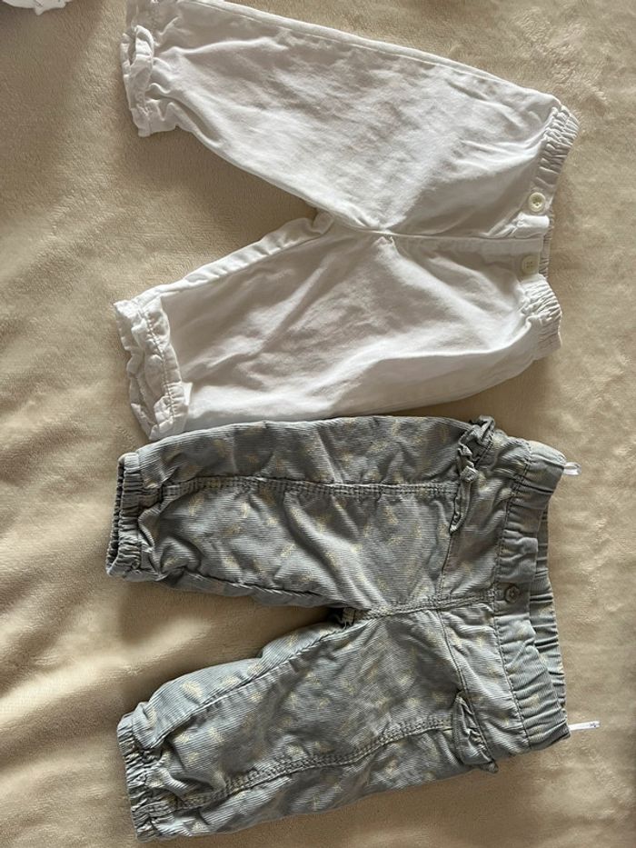 Lot de 2 pantalons bébé Benetton et C&A taille 56