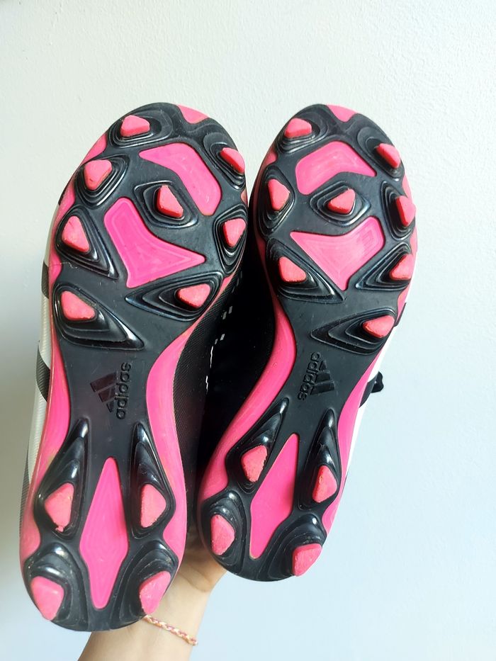 Crampons noir Adidas predator 36 2/3 - photo numéro 8