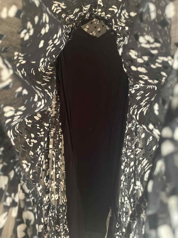 robe noire et blanche - photo numéro 3