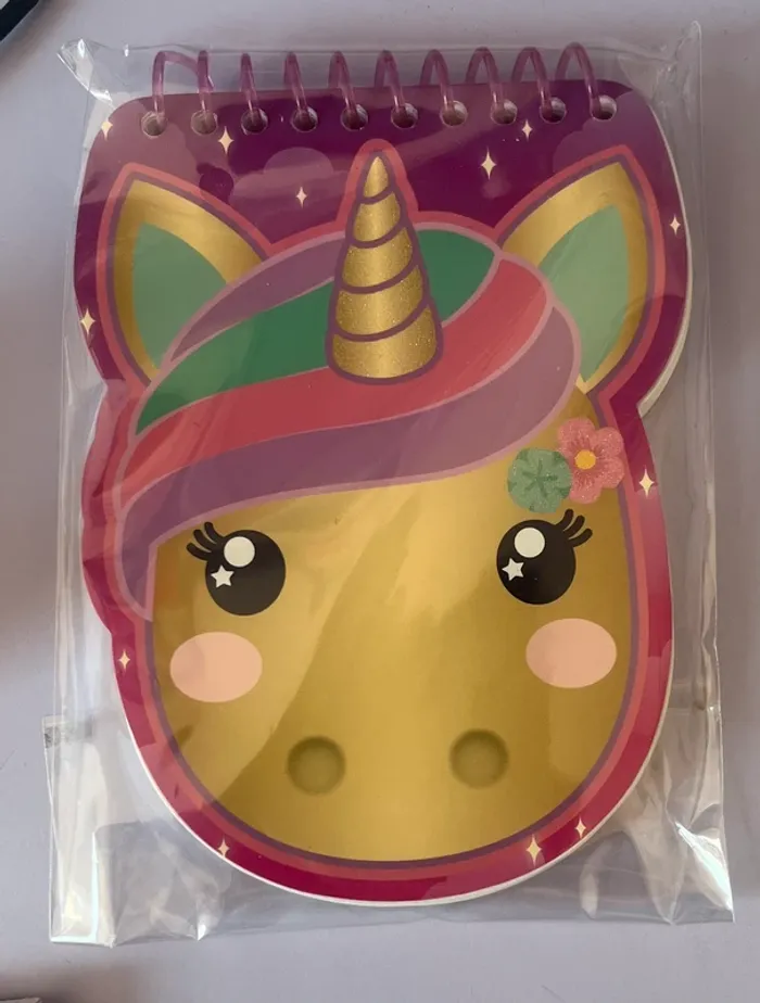 Lot de 8 articles licornes 🦄 - photo numéro 2