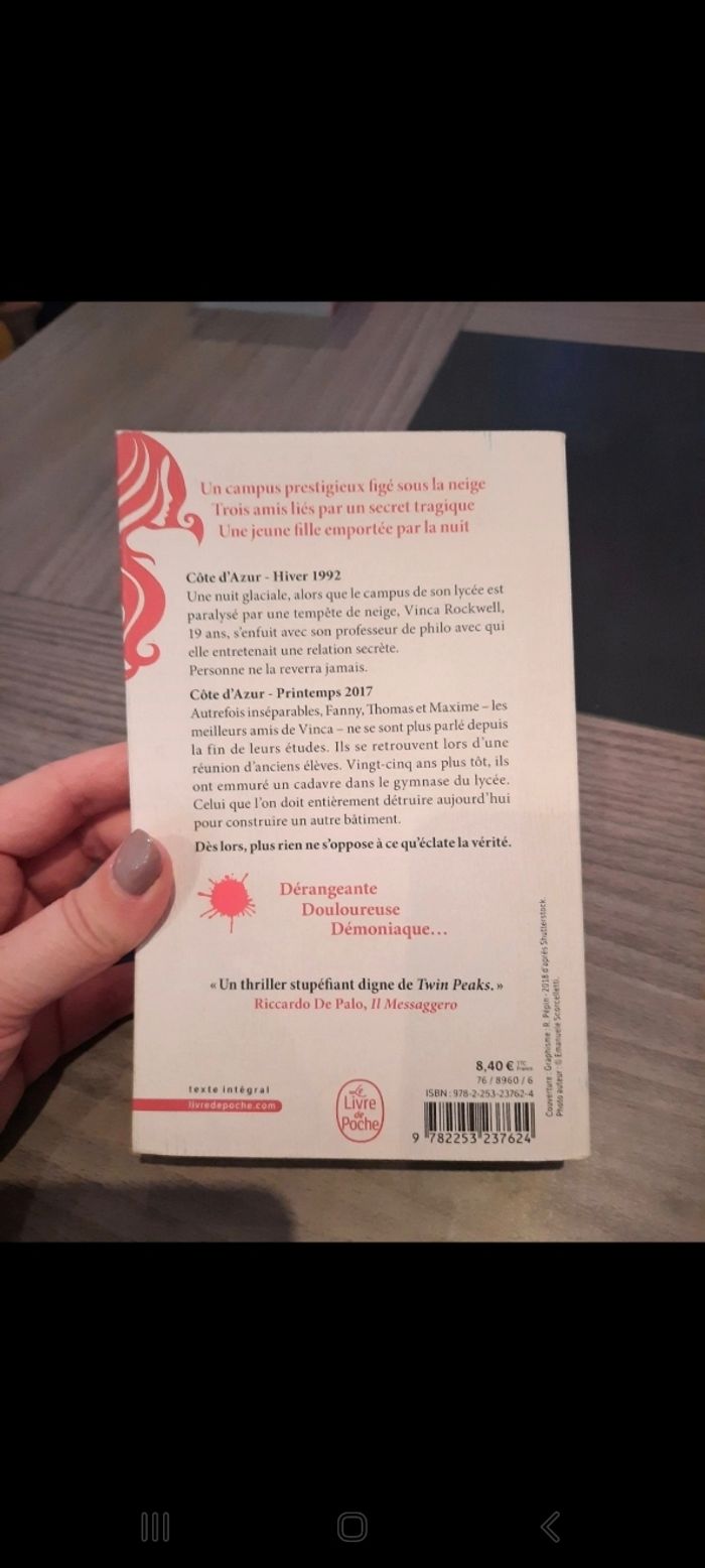 Livre la jeune fille et la nuit - photo numéro 2