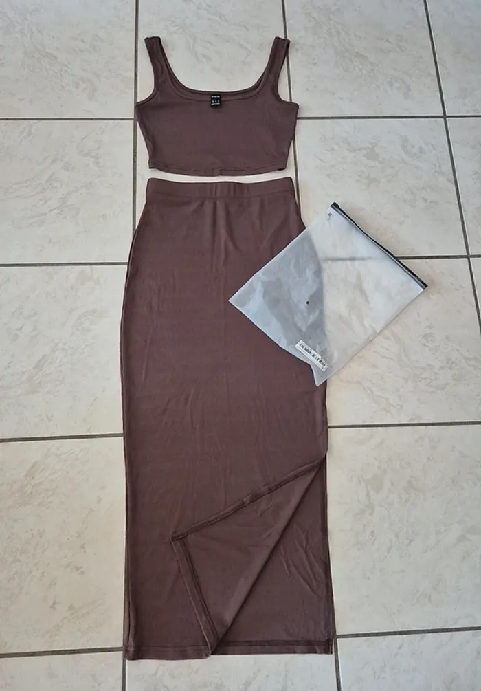 Ensemble Jupe longue et top Marron