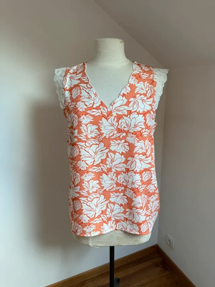 Superbe blouse fluide fleurie avec dentelle Gemo neuve 🌸 42