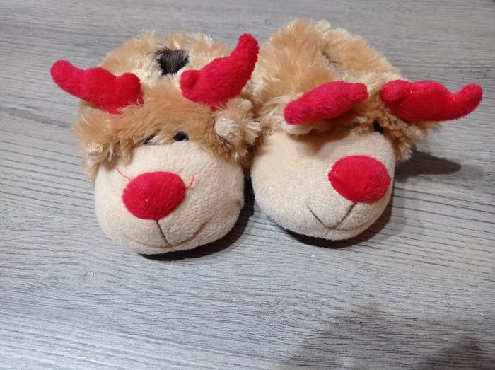 Chaussons pointure 18