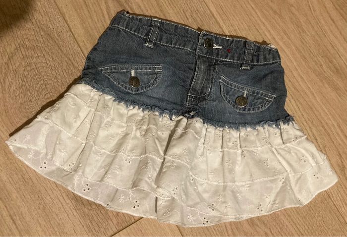 jupe en jean avec volant en dentelle 2 ans