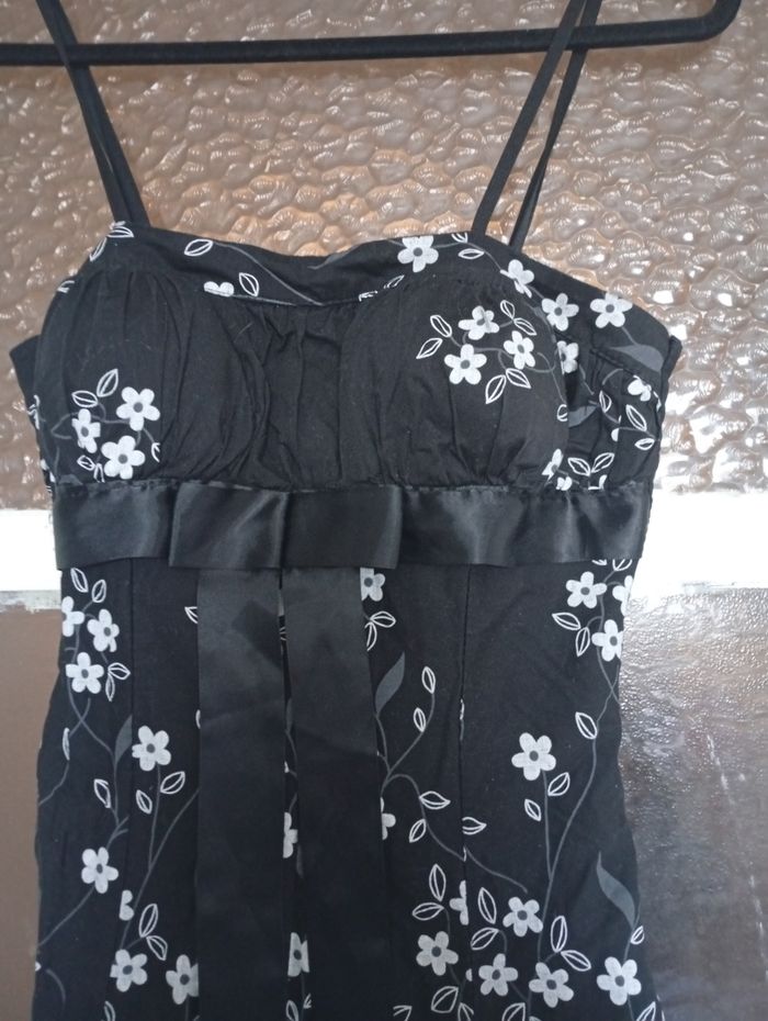Robe noire florale – Noir & blanc – Taille M – Bretelles réglables - photo numéro 2