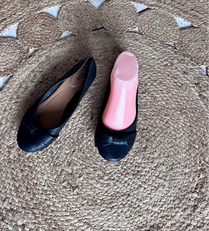 Chaussure plate taille 38 noir plisser sur le devant