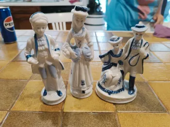 Figurine vintage porcelaine bleu et blanche