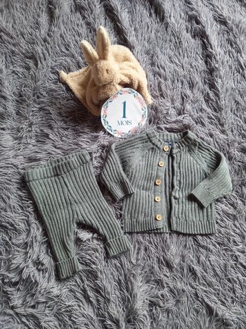 Ensemble pantalon + gilet en tricot 1 mois