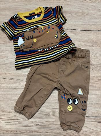 Ensemble T-shirt manches courtes et pantalon 3 mois