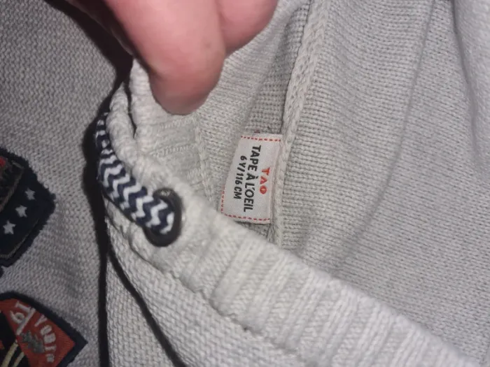 Pull epais tape à l'œil 6 ans - photo numéro 3