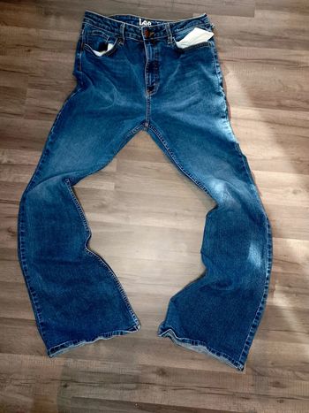 Jean qui tombe sur la paire Lee femme M