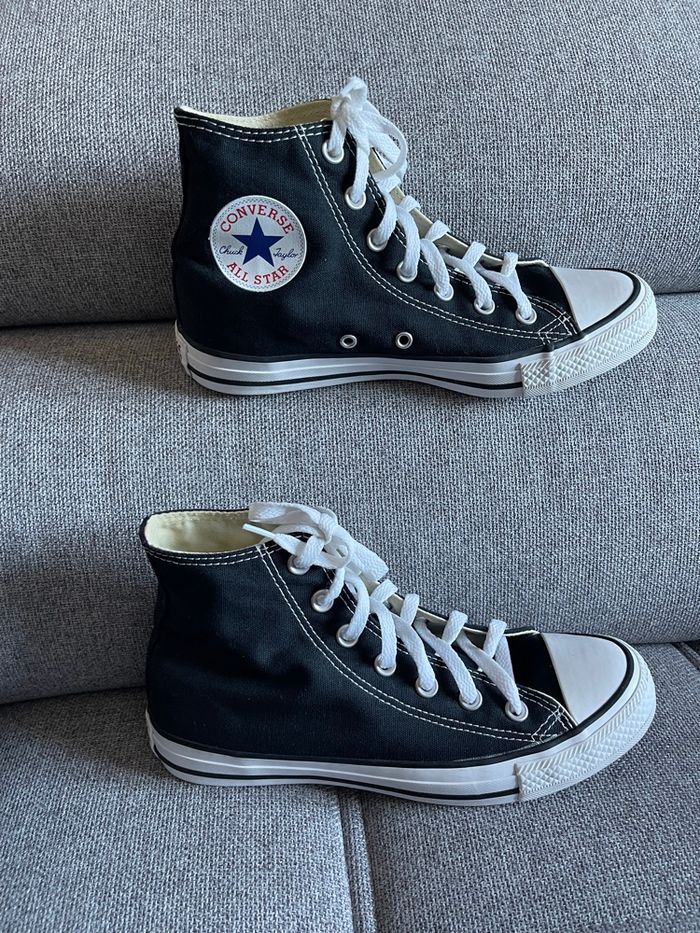 Converse noire 39 en excellent état - photo numéro 2