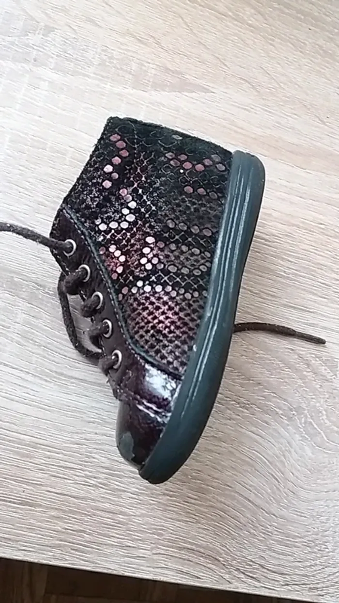 Chaussures à semelles pointure 18 - photo numéro 3