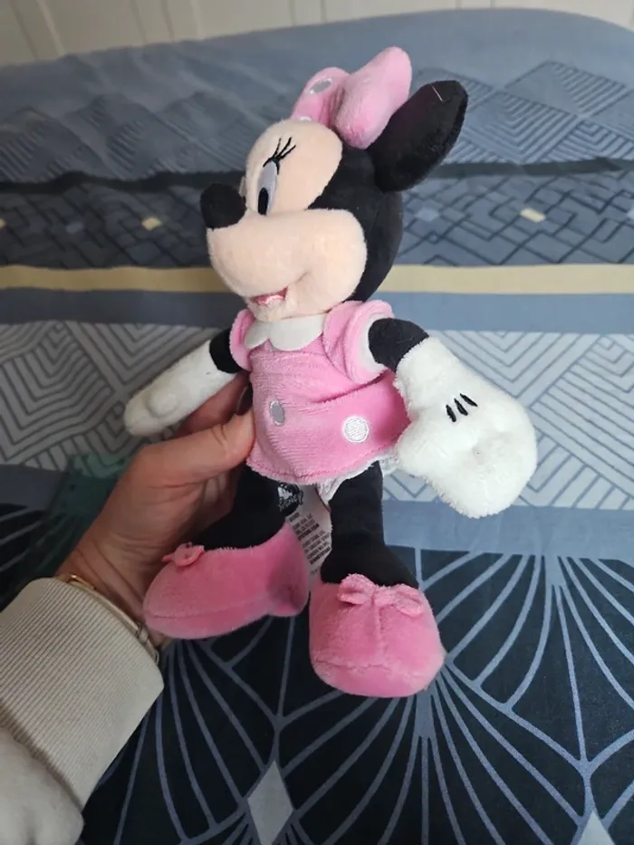 Peluche Minnie classique 22 cm - photo numéro 2