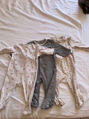 Lot pyjamas kiabi 6 mois