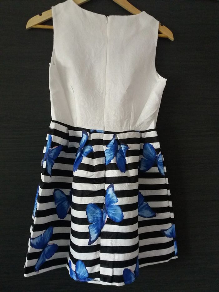 Robe papillon neuve - photo numéro 2