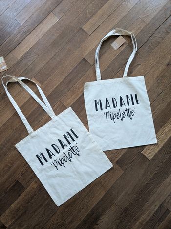 1 (ou 2) Tote bag Madame pipelette