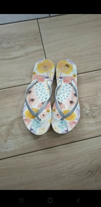 Claquettes tongs fille 35