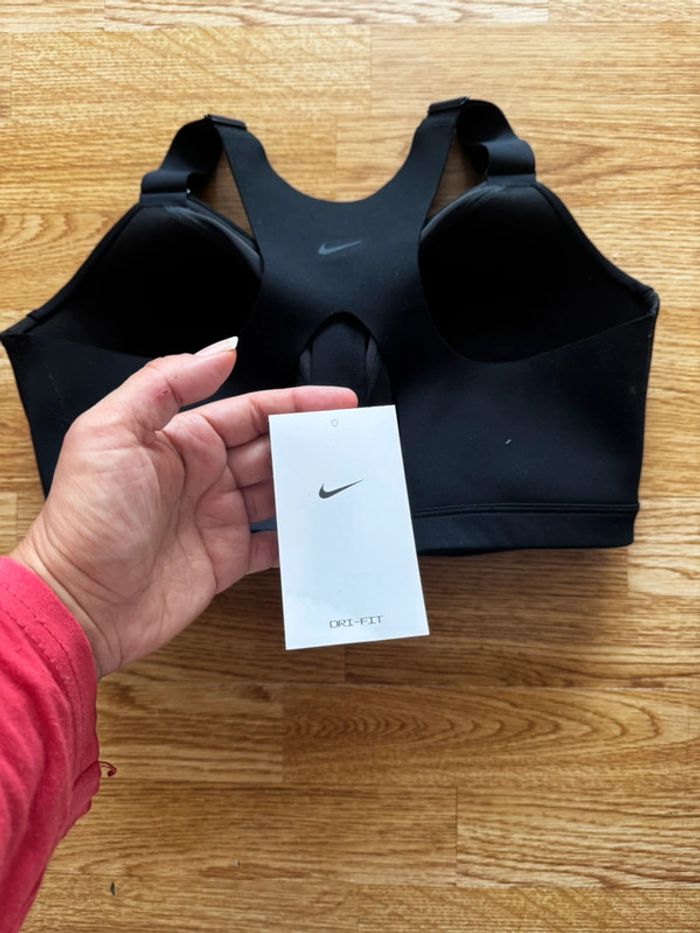 Brassière sport Nike dri-fit L - photo numéro 6